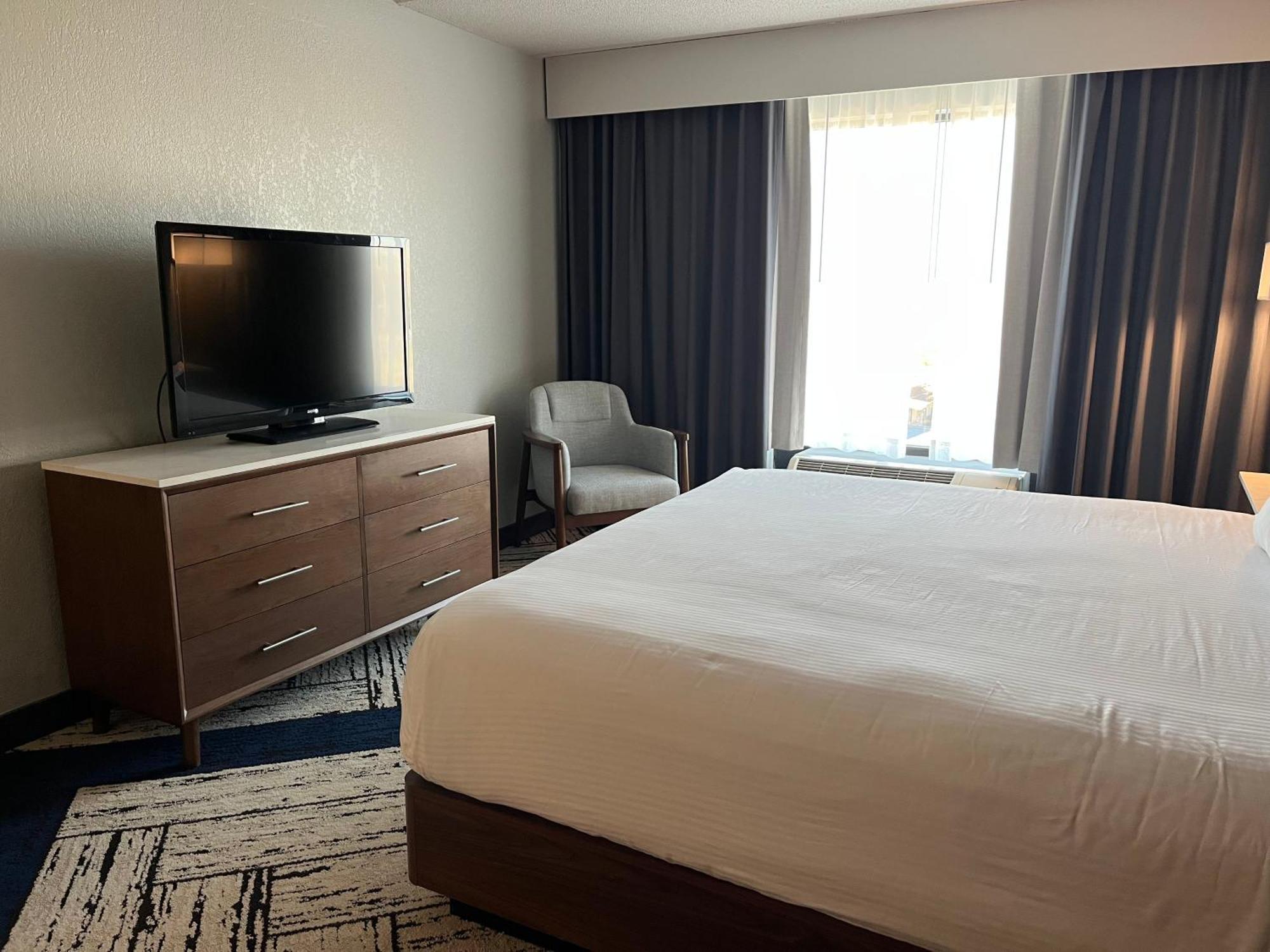 Western Y Airport South Hotel 3*