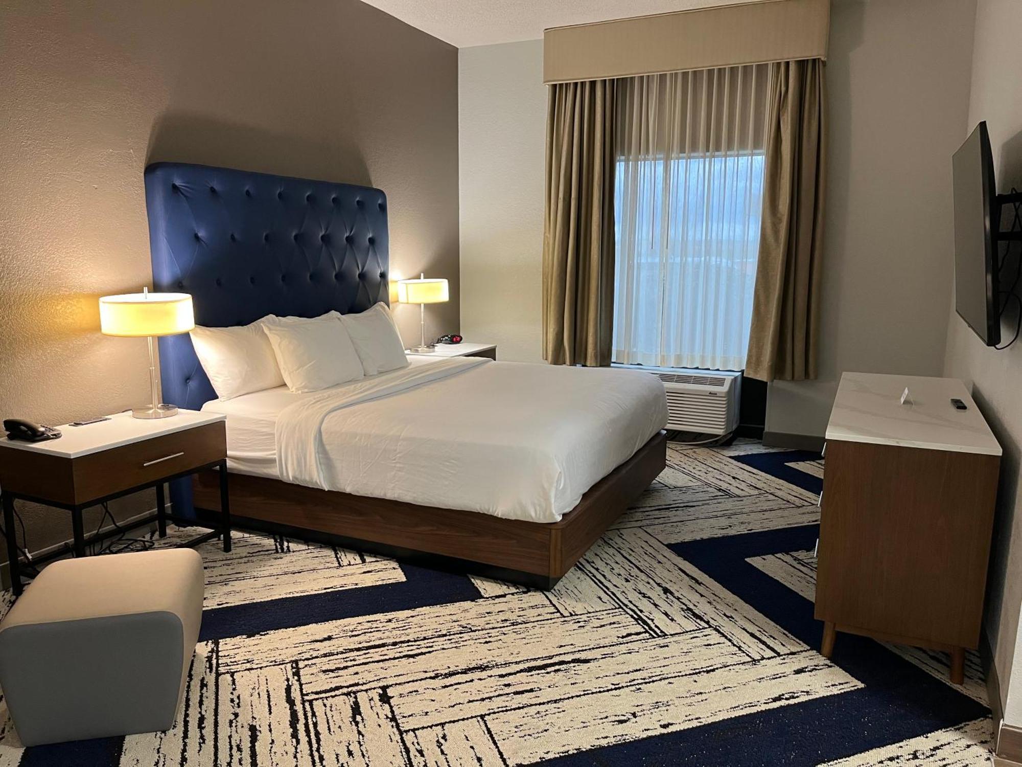 Western Y Airport South Hotel 3*