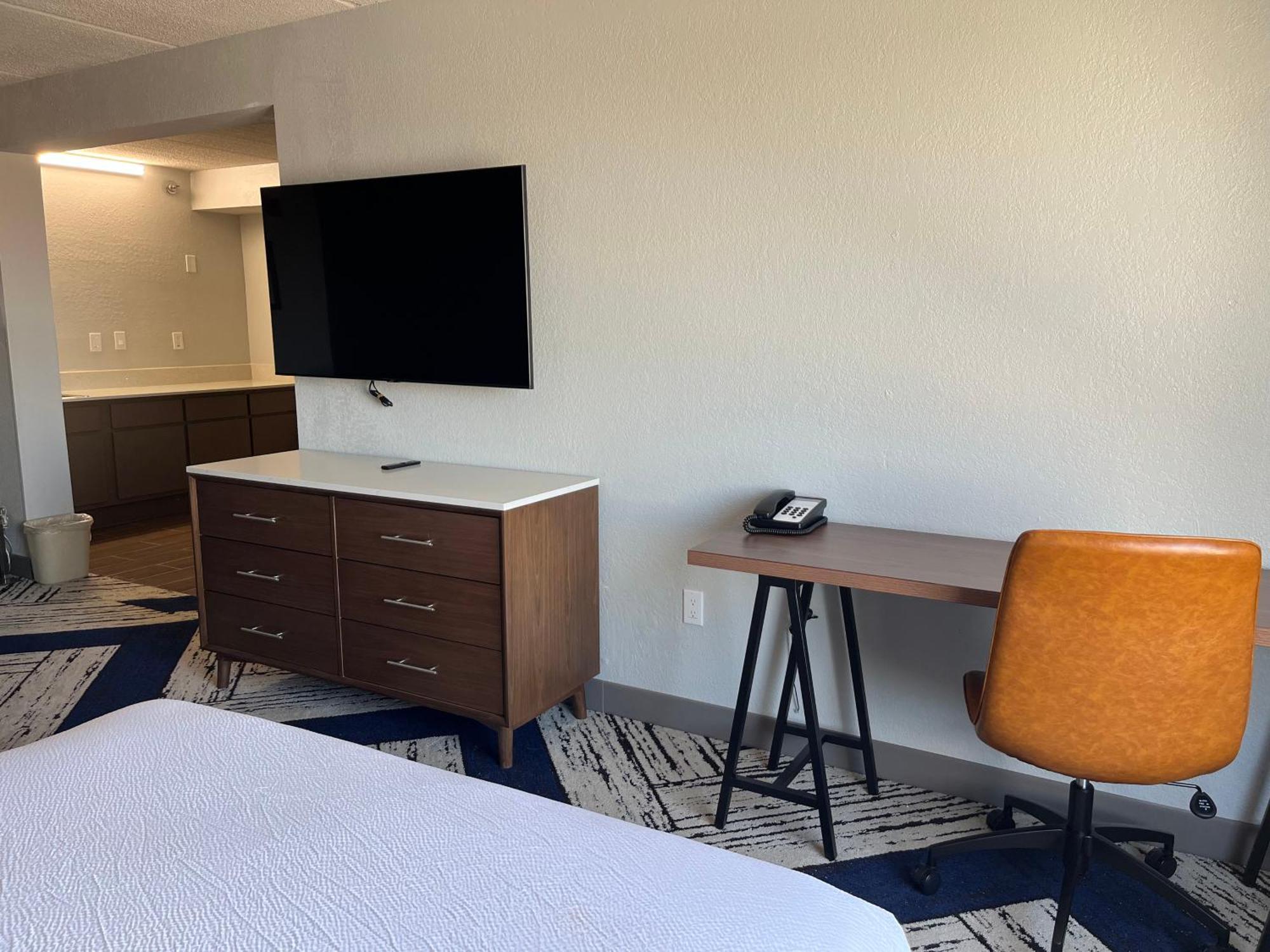 Western Y Airport South Hotel