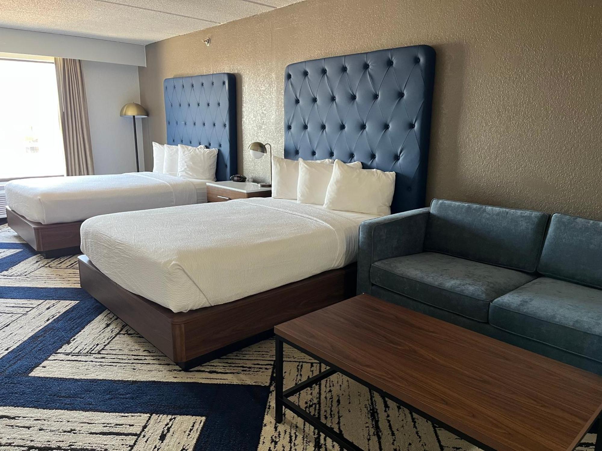 Western Y Airport South 3*