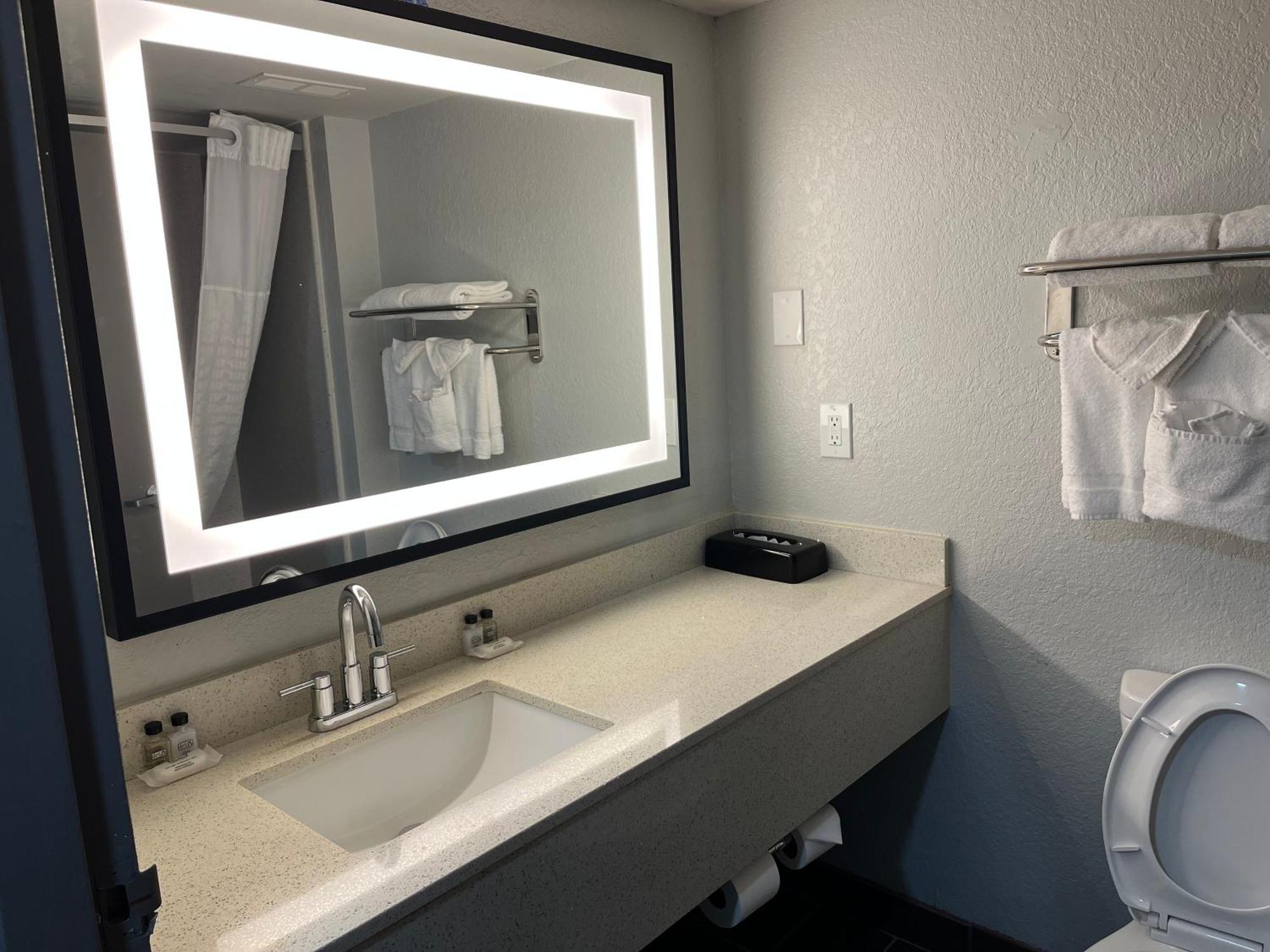 Hotel Sky Point & - Atlanta Airport 3*