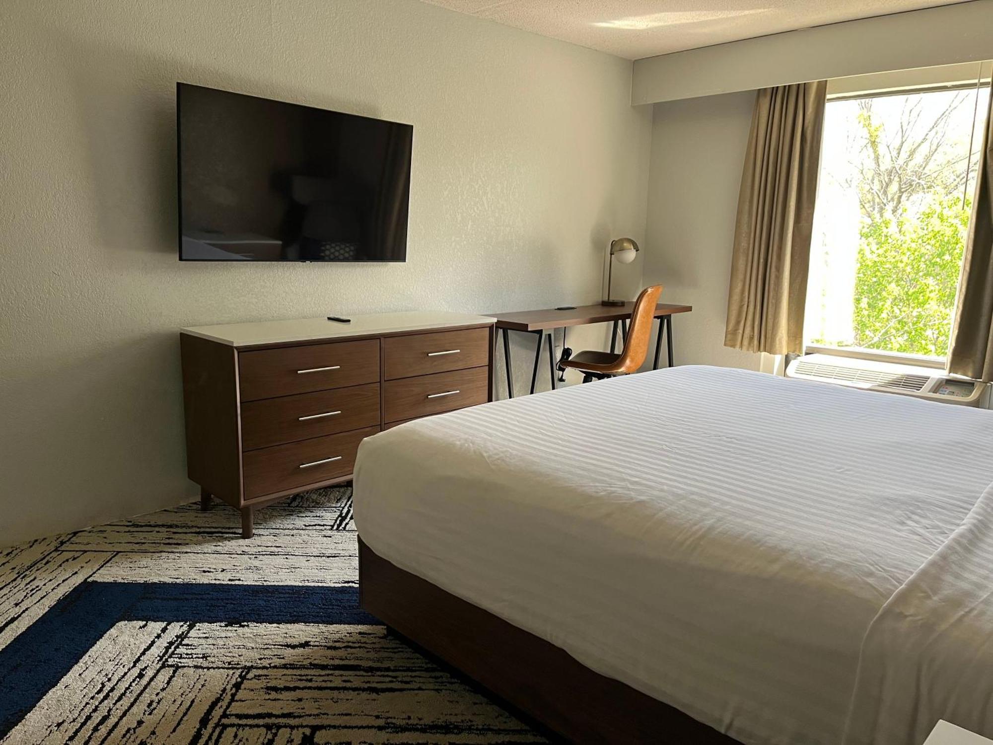 Western Y Airport South Hotel 3*
