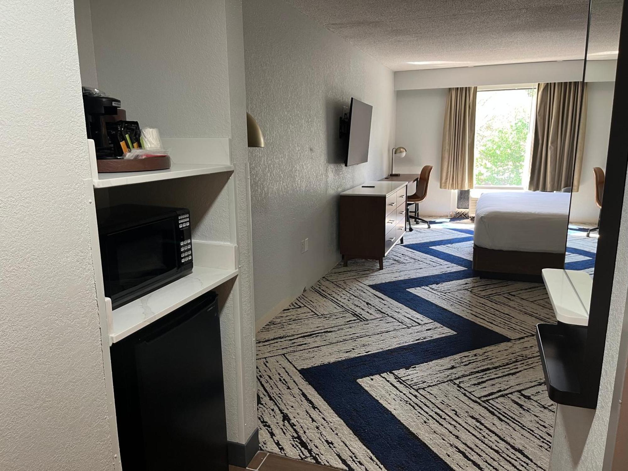 Hotel Western Hotel&suites Airport South 3*