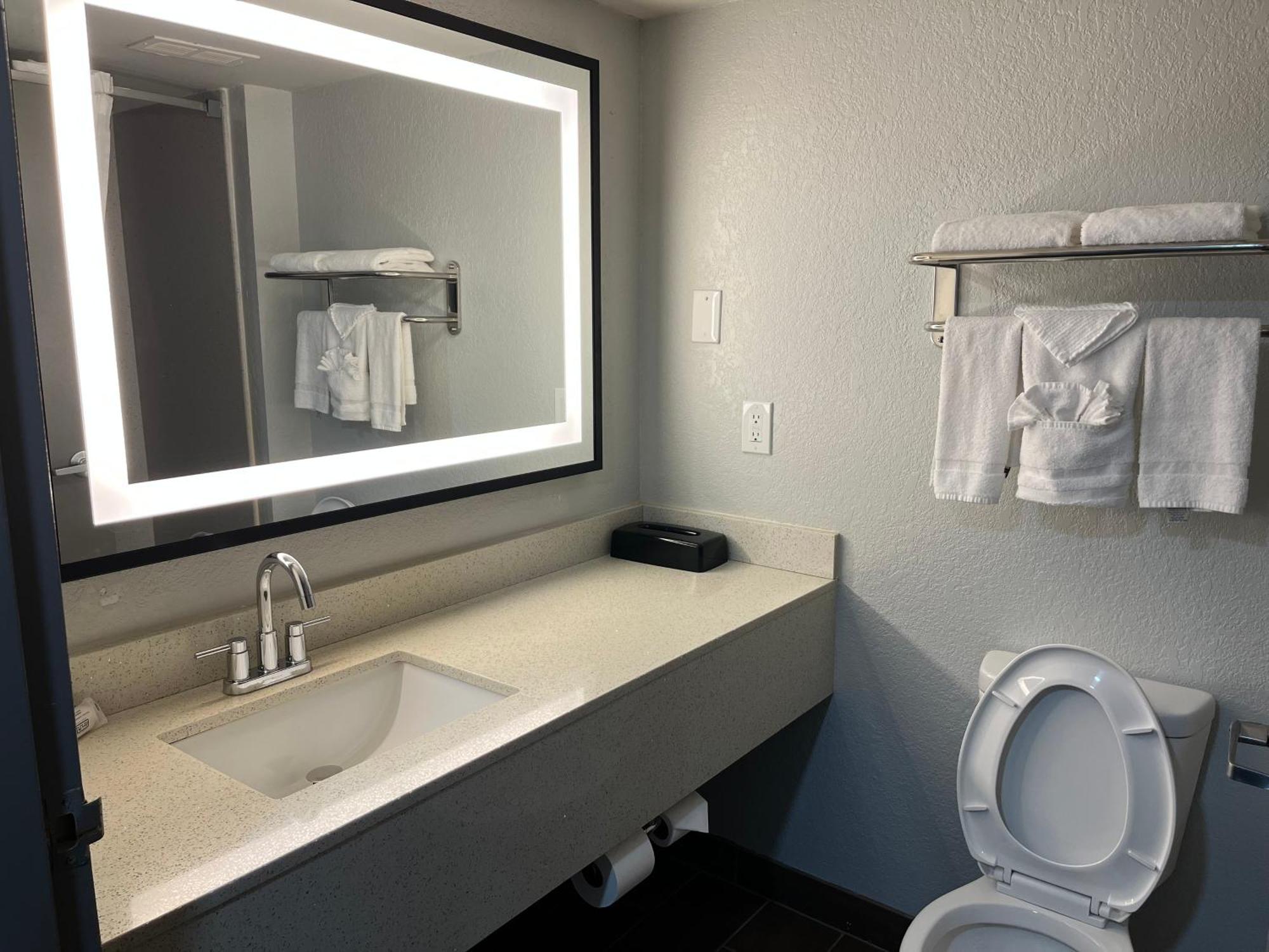 Hotel Western Y Airport South Forest Park